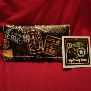 TODAY ONLY!! SYDNEY LOVE PASSPORT WALLET
